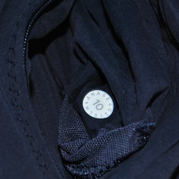 Lululemon Windbreaker with Hideaway Hoodie Size 10 Dark Blue - Picture 9 of 10